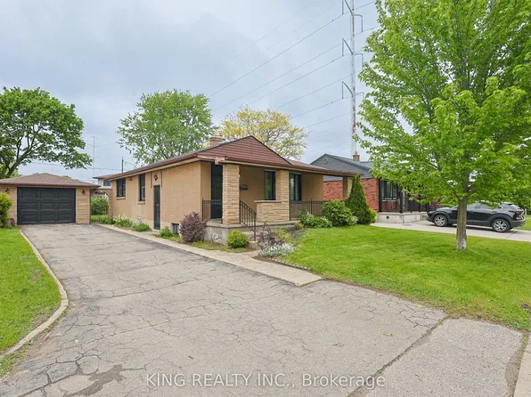 54 Tweedsmuir Ave, London, ON N5W 1K7