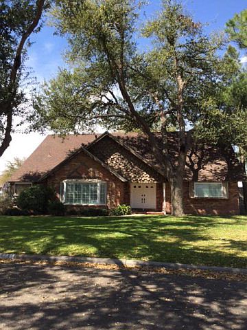 1st image of 2721 Fair Oaks Cir