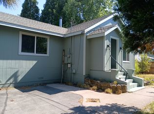1211 Lassen Ln, Mount Shasta, CA 96067