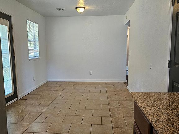5th image of 10617 Tumilty Ave