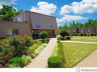 1300 N Midwest Blvd APT E, Oklahoma City, OK 73110