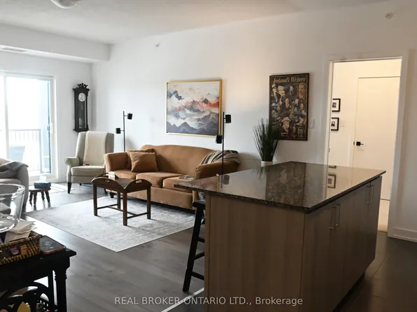 4 Spice Way, Barrie, ON