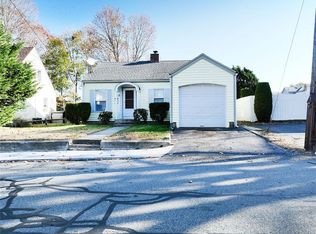 48 Pawtuxet Ter, West Warwick, RI 02893