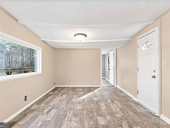 2nd image of 1315 Jackson St