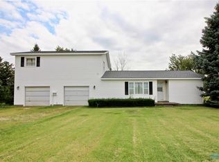 26950 Glenwood Rd, Perrysburg, OH 43551