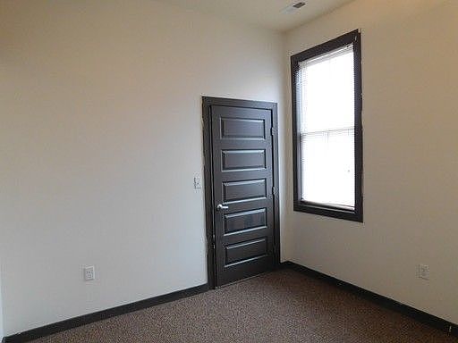 5th image of 714 High St APT C