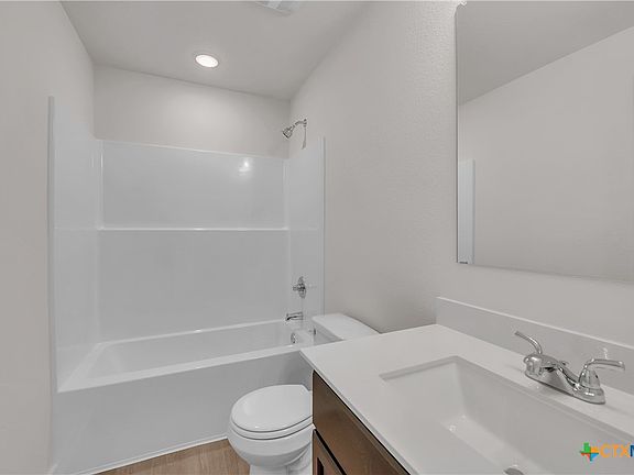 5th image of 1013 Shelby Dr