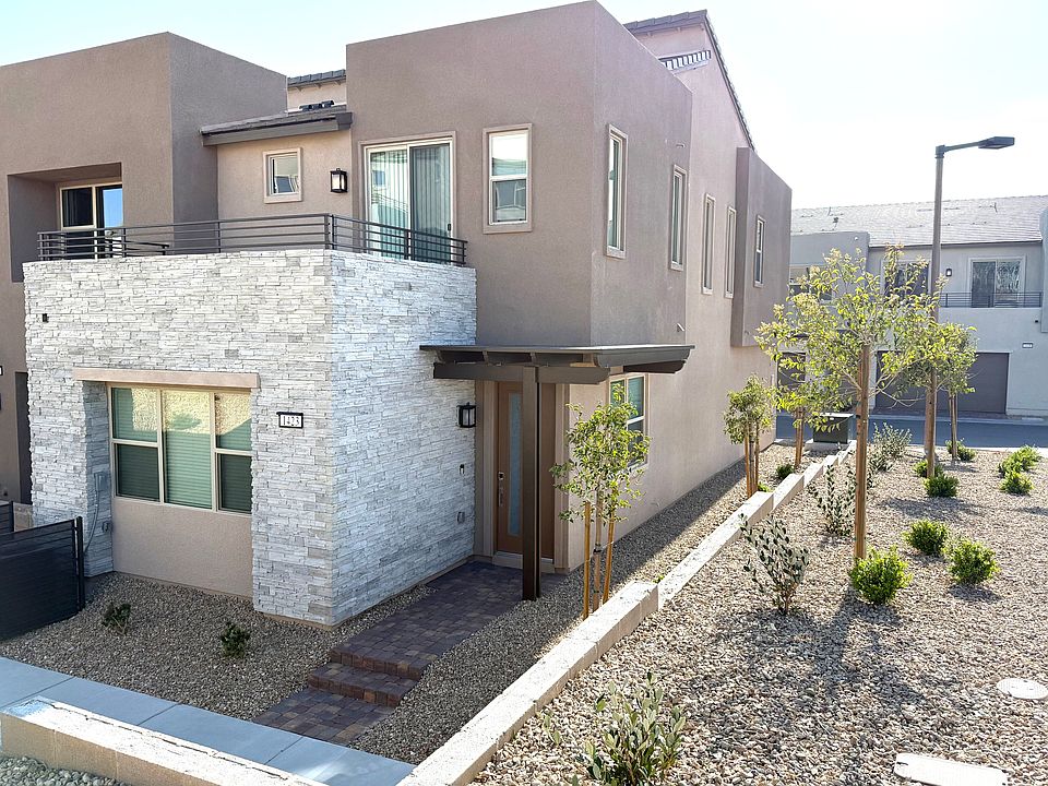 Exterior View, End Unit