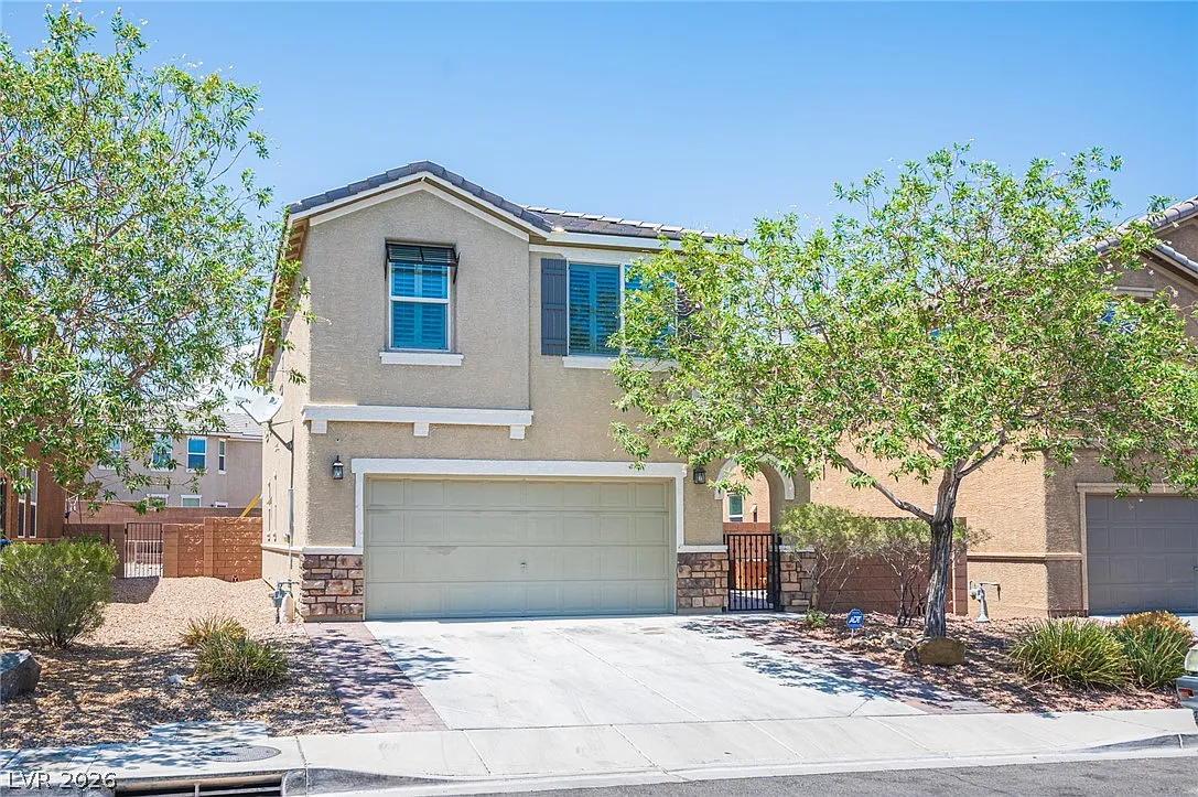 4 bed, 2.5 bath, 1935 sqft, $2,450 — Photo 1