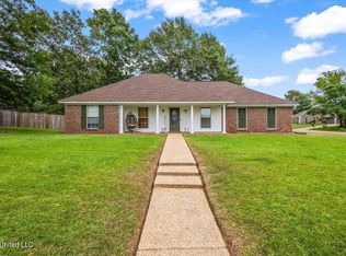 652 Southern Oaks Dr, Florence, MS 39073