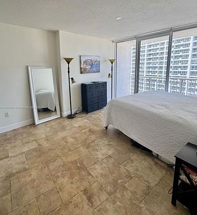 4th image of 1750 N Bayshore Dr APT 2406