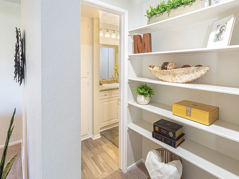 Mountain View Apartments — Photo 7