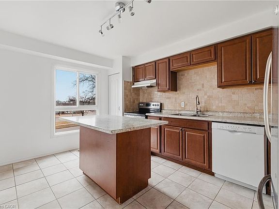 3rd image of 55 Dovercliffe Rd