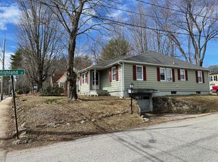 53 Oak St, Springvale, ME 04083