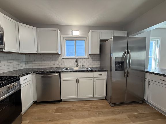 2nd image of 32 Columbia Ave