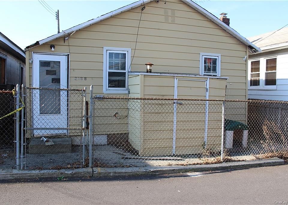 1st image of 216B Edgewater Park #B