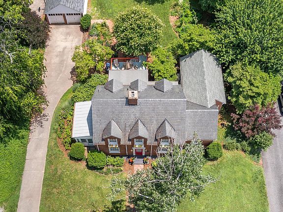 4th image of 1508 Clayton Ave