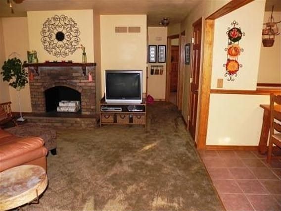 3rd image of 1819 Cottonwood Dr