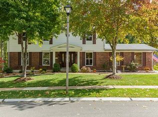 5394 Royal Hills Dr, Saint Louis, MO 63129