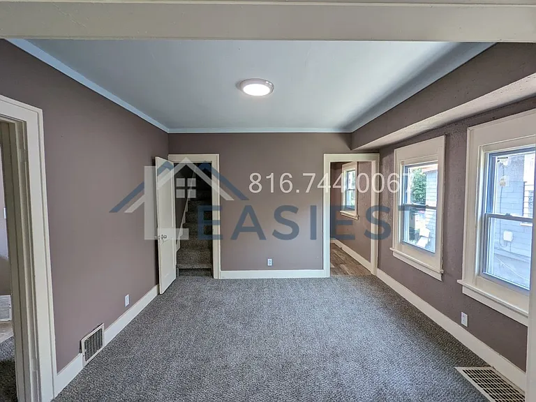 4028 Indiana Ave — Photo 3