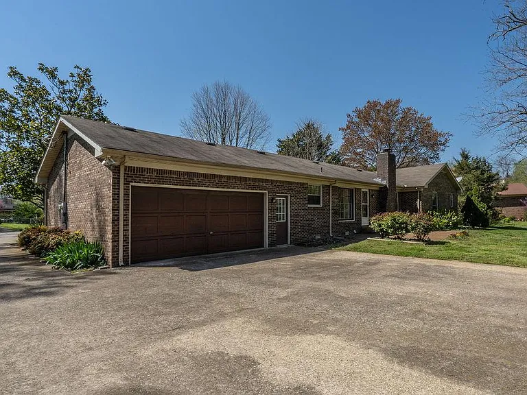 313 Abbey Ln — Photo 24