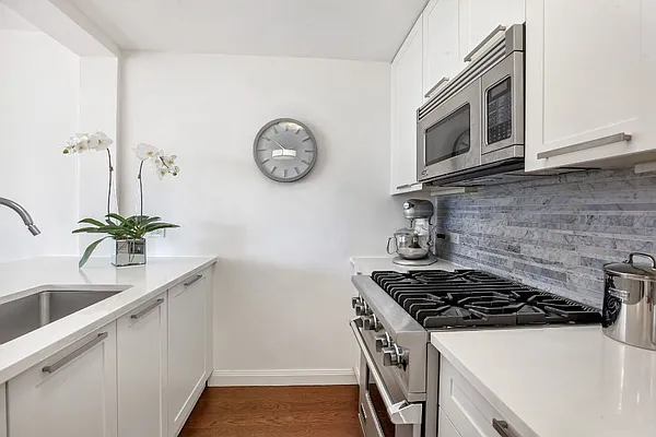 Rented by Taylor Real Estate Group, LLC | media 33