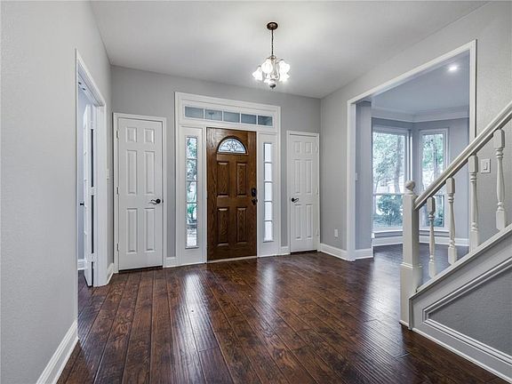 4th image of 512 Woodhill Ct