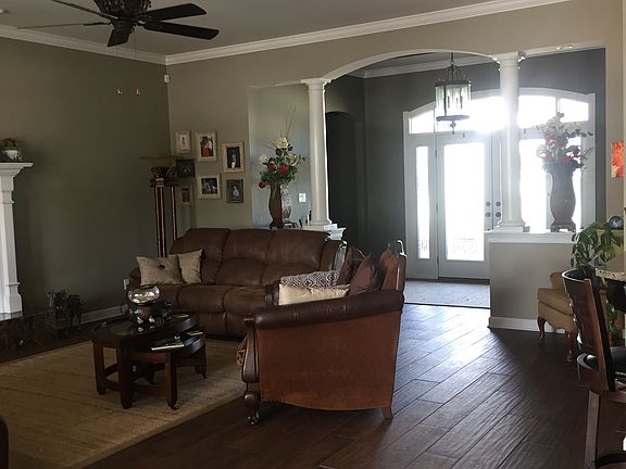 3rd image of 5683 Riverwood Cir E