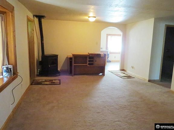 2nd image of 923 E Lincoln Ave