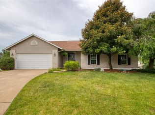 216 Fieldhurst Ct, Saint Charles, MO