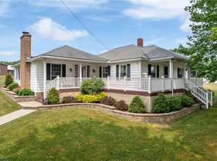1661 Smith Kramer St NE, Hartville, OH 44632
