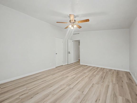 2nd image of 2728 W Smoketree St #5