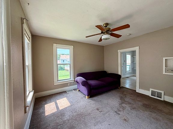 5th image of 419 Sherman St APT 1