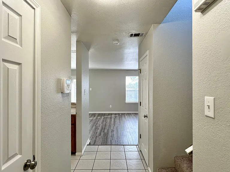 3709 Woodrow Dr — Photo 2