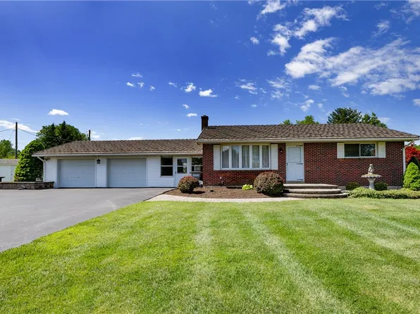 4420 N Sunset Dr, Coopersburg, PA 18036