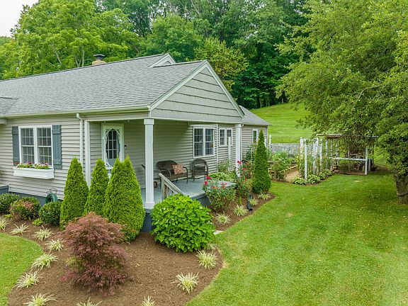 3rd image of 363 Sandalwood Dr