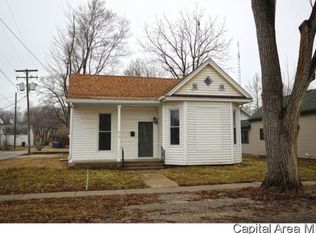 315 N 5th St, Petersburg, IL 62675