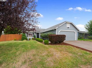 404 S Linden St, Cornelius, OR 97113