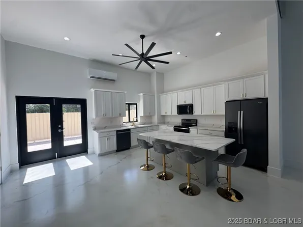 100 Blue Heron Hl #106, Lake Ozark, MO 65049