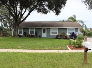 1332 Atlantic Dr, Ruskin, FL 33570