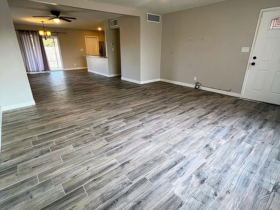 5th image of 3801 W CLAREMONT Street