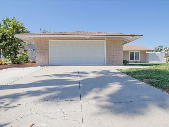 3rd image of 9229 Delano Dr