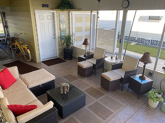 Fully furnished lanai