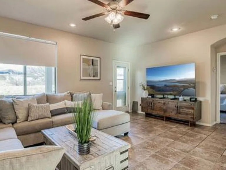 7413 Red Cedar Dr — Photo 2