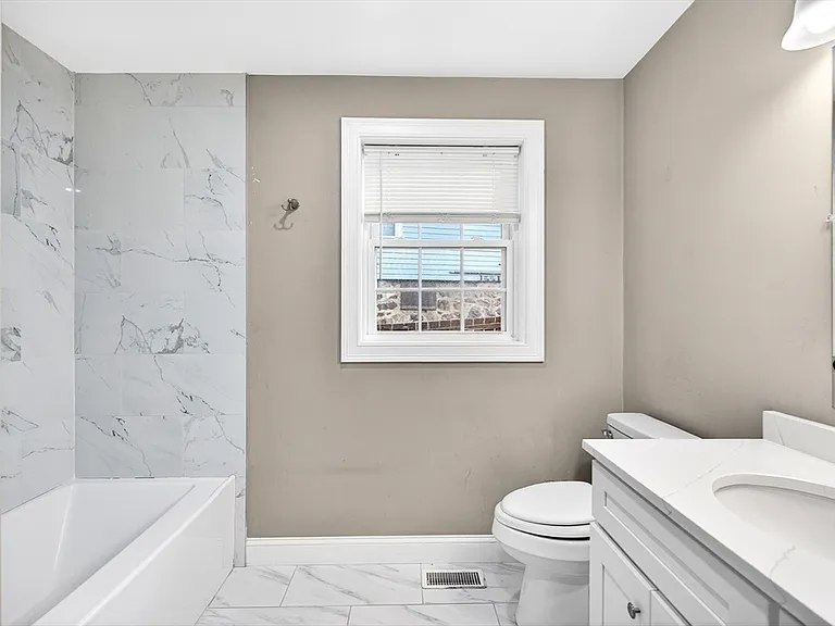24 Crest Ave #1 — Photo 4