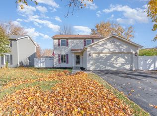 303 N Sycamore Ln, North Aurora, IL 60542