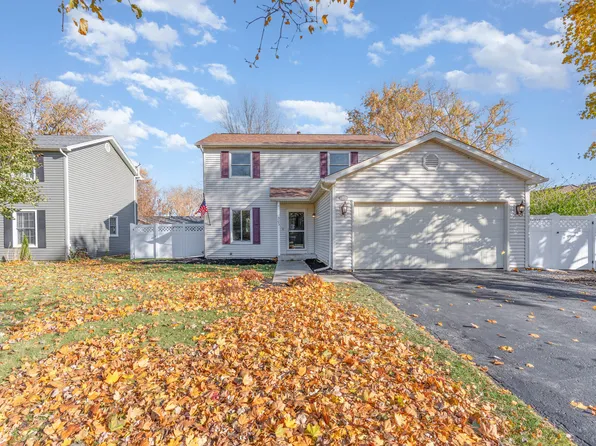 303 N Sycamore Ln, North Aurora, IL 60542