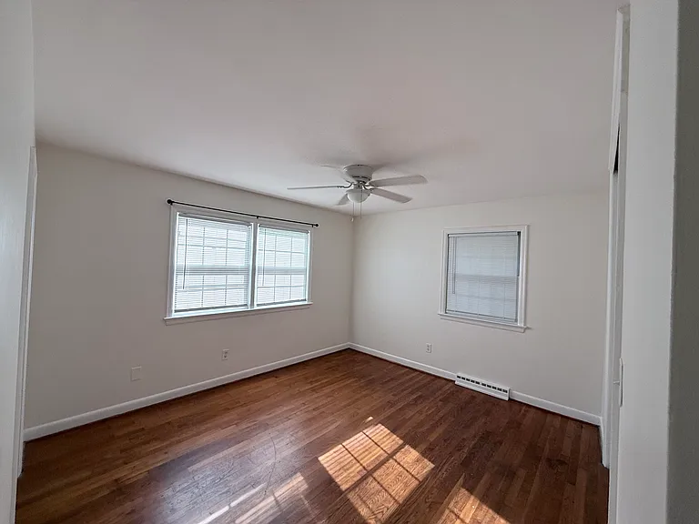 880 Catalina Dr — Photo 4