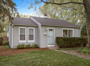 20 Pamela Rd, Lake Zurich, IL 60047
