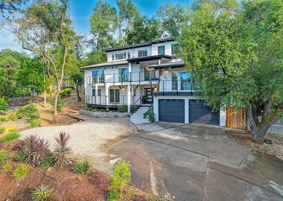 1st image of 592 Torero Way